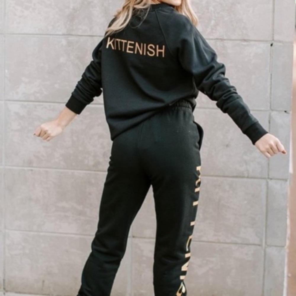 Jessie James Decker Kittenish Jetsetter Jogger Set